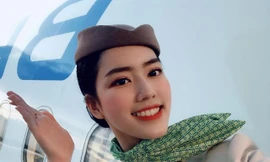 Nữ tiếp viên hàng không 9x khiến dân mạng xao xuyến vì quá xinh