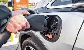 Thái Lan ngừng bán ô tô chạy xăng và dầu Diesel từ năm 2035