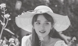 'Bông hồng lai' Việt Nam-Hà Lan trong trẻo nhan sắc tuổi trăng rằm