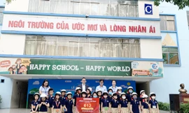 HEAD Doanh Thu 3 góp phần 'giữ trọn ước mơ' cho học sinh lớp 1