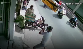 Nhóm người 6 lần ném chất bẩn vào tiệm thuốc tây ở TPHCM