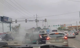 Chạy trốn cảnh sát, húc xe trên đường 'như phim hành động'