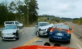 Cố rẽ trái, Mitsubishi Outlander Sport 'gây họa' cho xe ngược chiều