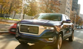 Xe siêu sang Aznom Palladium dài gần 6 mét của Italy