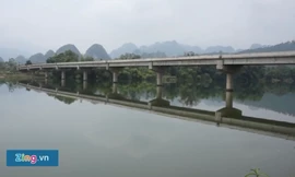 Dự án cầu 130 tỷ vào suối cá thần dở dang sau nhiều năm thi công