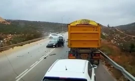 Không làm chủ tay lái, va chạm liên hoàn trên xa lộ