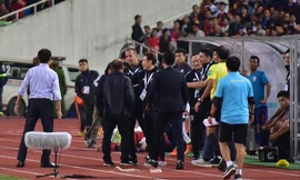 HLV Park Hang Seo nổi cơn tam bành vì đòn tâm lý của đối phương