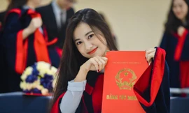 'Chị Ong Vàng' dậy thì gợi cảm, trưởng thành sau 8 năm