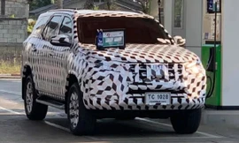 Toyota Fortuner mới lộ ảnh chạy thử tại Thái Lan