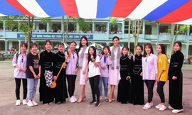 Hành trình Từ Trái Tim: Á hậu, người đẹp vượt núi tặng sách cho thanh niên