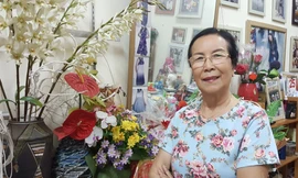 ‘Bà giáo’ tuổi 80 ở Hà Nội bật khóc vì hành động của một học sinh