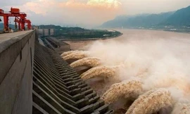 Việc xây dựng đập Tam Hiệp ảnh hưởng nghiêm trọng đến môi trường sông Dương Tử (ảnh: China Daily)