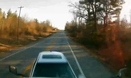 Tài xế đột ngột đánh lái đâm thẳng vào đầu xe container ngược chiều