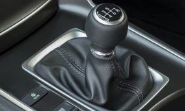 Phụ nữ lái xe và những con số bất ngờ tại Mỹ