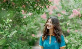 Nữ sinh Thương mại thường bị nhầm là gái lai Tây