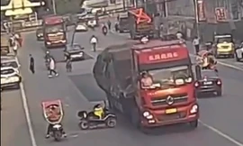 Người phụ nữ thoát khỏi 'tử thần' sau hai lần va chạm