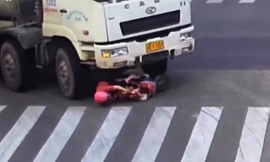 Thoát chết thần kỳ dù bị xe bồn chèn qua đầu