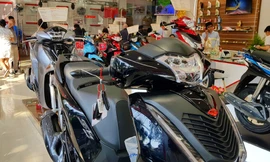 Honda SH cũ được dịp tăng giá tại các đại lý.