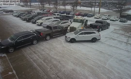 Xe đầu kéo mất lái tông loạt ôtô đắt tiền