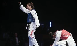 Nữ võ sĩ Trung Quốc khóc như mưa khi mất HCV một cách khó tin