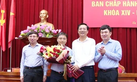 Lãnh đạo tỉnh Quảng Ninh chúc mừng đồng chí Nguyễn Văn Thắng được bầu giữ chức Phó Bí thư Tỉnh ủy Quảng Ninh, nhiệm kỳ 2015 - 2020.