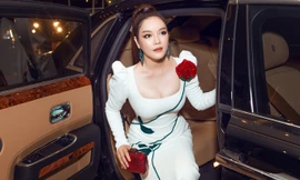Lý Nhã Kỳ mặc đầm tôn ngực nóng bỏng, đi xe 40 tỷ đến sự kiện