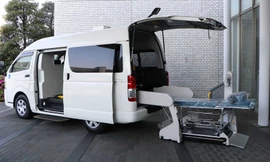 Toyota Hiace được cải tiến thành xe cứu thương tại Nhật Bản
