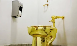 Bồn cầu vàng 18-karat trị giá 140 tỷ trong cung điện Anh bất ngờ bị trộm lấy mất