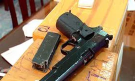 Phó chủ tịch HĐND huyện tàng trữ súng