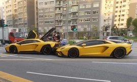 Hai siêu xe Lamborghini 'y xì đúc' va chạm giữa phố