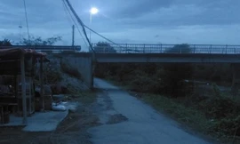 Nhóm côn đồ chém công an đến ngăn chặn cuộc hỗn chiến