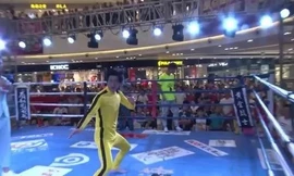 Mất côn nhị khúc, bản sao của Lý Tiểu Long bị hạ trong tích tắc