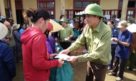 Báo Xây dựng chung tay hỗ trợ đồng bào miền Trung bị thiệt hại do mưa lũ