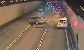 Đi chệch làn đường, chiếc xe gây tai họa cho hai ôtô ngược chiều