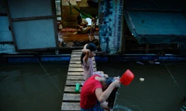 Những xóm ngụ cư ở Hà Nội trong thời COVID-19