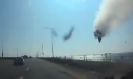 Tài xế chuyển làn không hợp lý gây họa cho môtô