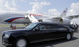 Cận cảnh chiếc limousine bọc thép thường được Tổng thống Putin mang theo khi công du nước ngoài