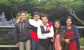 Hai anh em Towhid cùng bố mẹ và em gái. Ảnh: Twitter