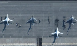 Nga sơ tán máy bay khỏi căn cứ bị UAV nghi của Ukraine tấn công 