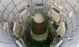 Mỹ hoãn thử tên lửa đạn đạo xuyên lục địa để tránh 'thêm dầu vào lửa'