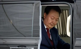 Hàng loạt cuộc gọi yêu cầu lắp điều hòa cho phòng giam của cựu tổng thống Hàn Quốc