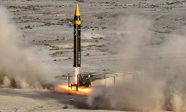 Iran phóng tên lửa siêu thanh Fattah, tuyên bố 'kiểm soát không phận Israel'