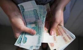 Khu vực miền Nam Ukraine bắt đầu chuyển sang sử dụng đồng rúp