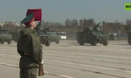 Xem hàng nghìn binh sĩ Nga rầm rộ tập duyệt binh mừng Ngày Chiến thắng