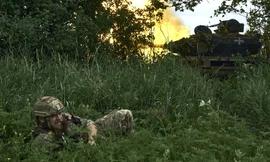 Bộ Quốc phòng Anh nói cỏ mọc um tùm cản trở hoạt động chiến đấu ở Ukraine