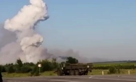 Ukraine tuyên bố tấn công kho đạn của Nga ở Voronezh, trung tâm hậu cần ở Donetsk