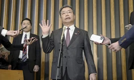 Quan chức an ninh Nhật Bản hứng chỉ trích vì vẫn ngồi ăn khi Thủ tướng bị tấn công