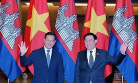 Chủ tịch Quốc hội Vương Đình Huệ tiếp Thủ tướng Campuchia Hun Manet