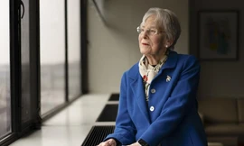 Mỹ: Cựu giảng viên tặng trường y 1,3 tỷ đô la để miễn học phí cho sinh viên