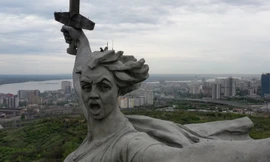 Phát hiện thi thể bên trong bức tượng nổi tiếng tại Nga